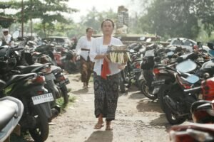 Featured image for blog post titled Top 10 Bali Traffic Tips for Renting a Scooter in Bali